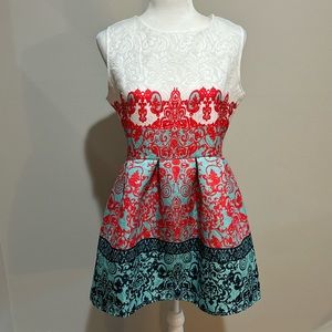 Cute spring/summer dress with jacquard fabric